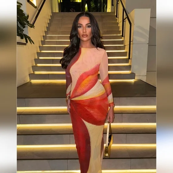 Sold out Aphrodite Dress - Picture 4 of 12